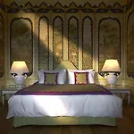 Hotel Lecrans 5*