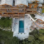 Hotel Lecrans 5*