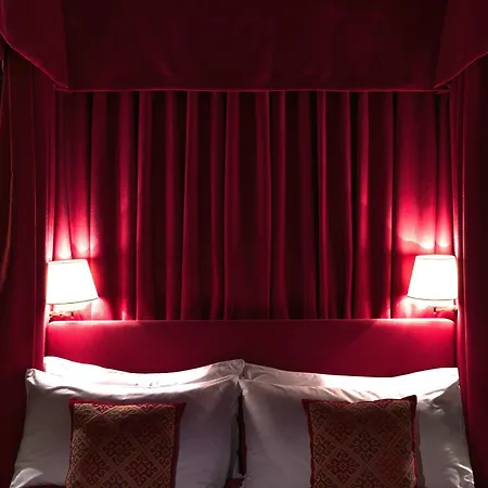 Hotel Lecrans 5*