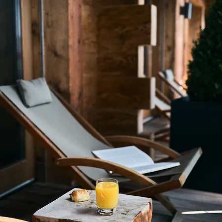 Hotel Lecrans 5*
